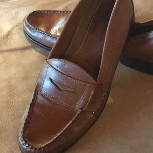 Bostonian | Shoes | Bostonian Tan Loafers Size 1 | Poshmark display picture 1